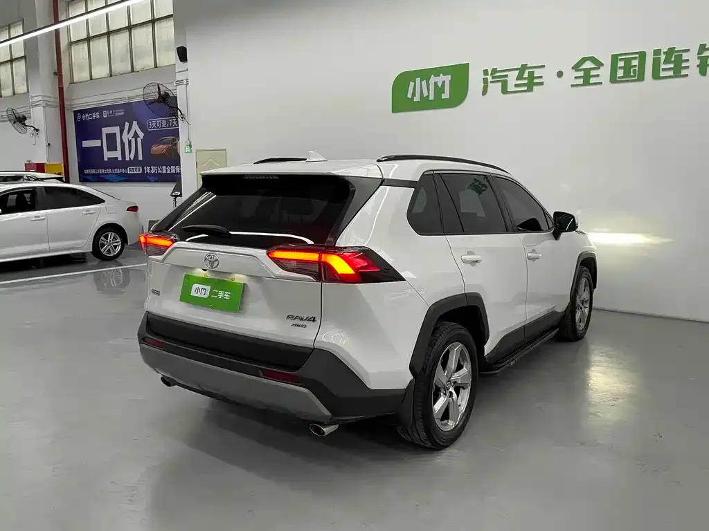 Toyota RAV4 2022 из CN, фото 4