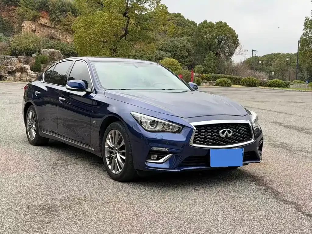Infiniti Q50L — фото 8