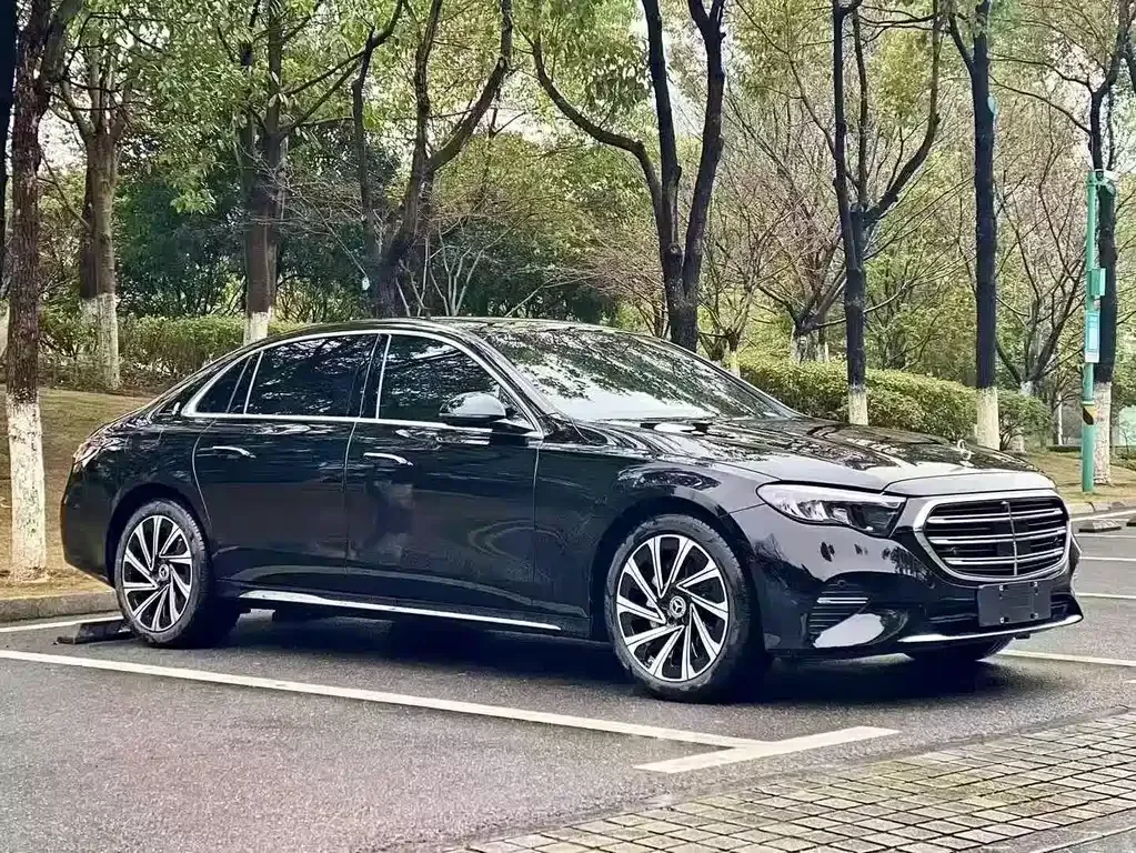 Mercedes-Benz E-Class — фото 9