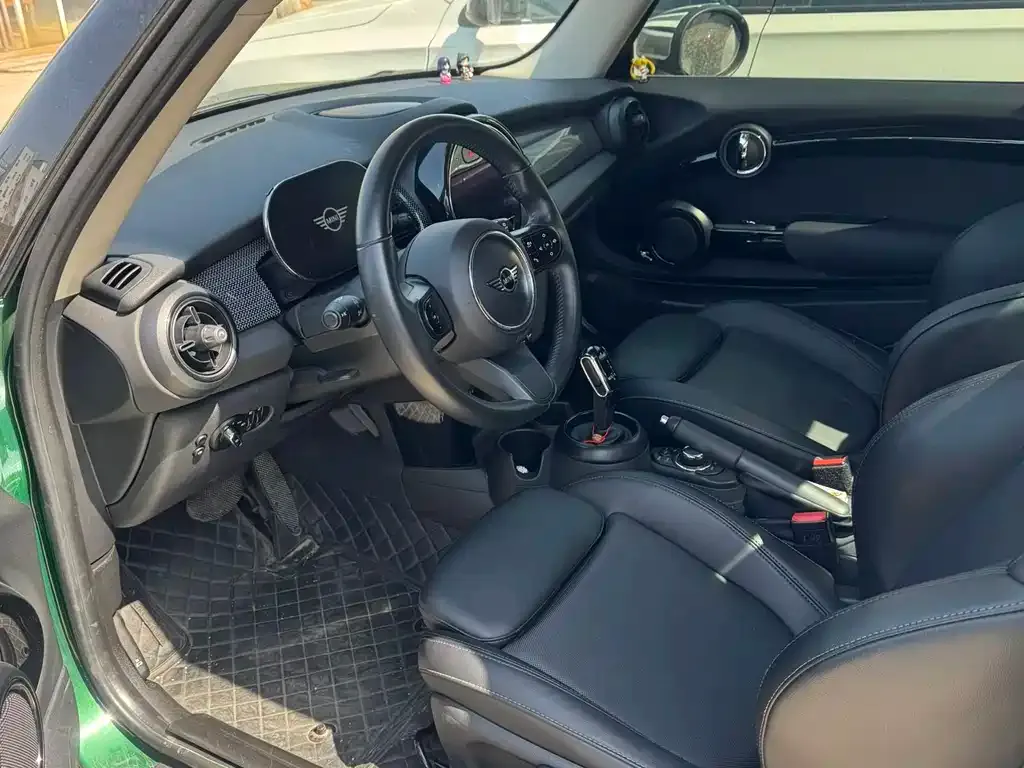 MINI Cooper (3-door) 2021 из CN, фото 2