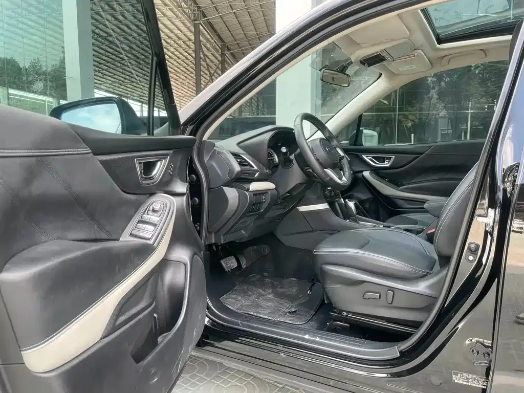 Subaru Forester — фото 8