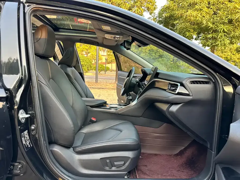 Toyota Camry 2023 из CN, фото 4