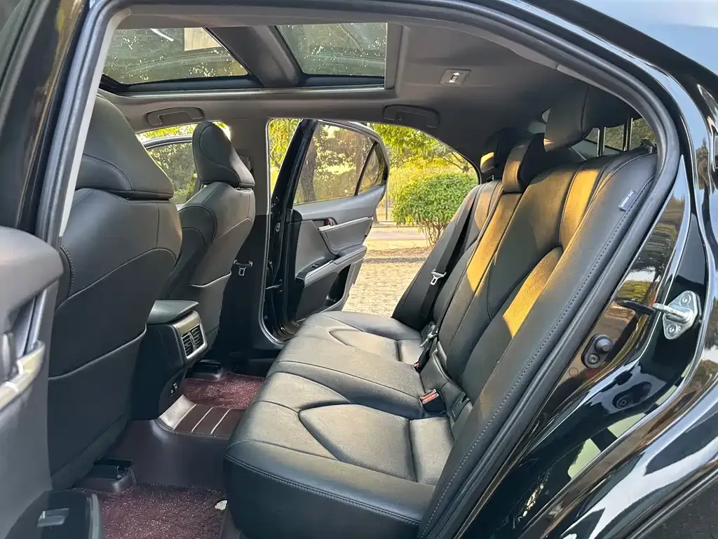 Toyota Camry 2023 из CN, фото 3