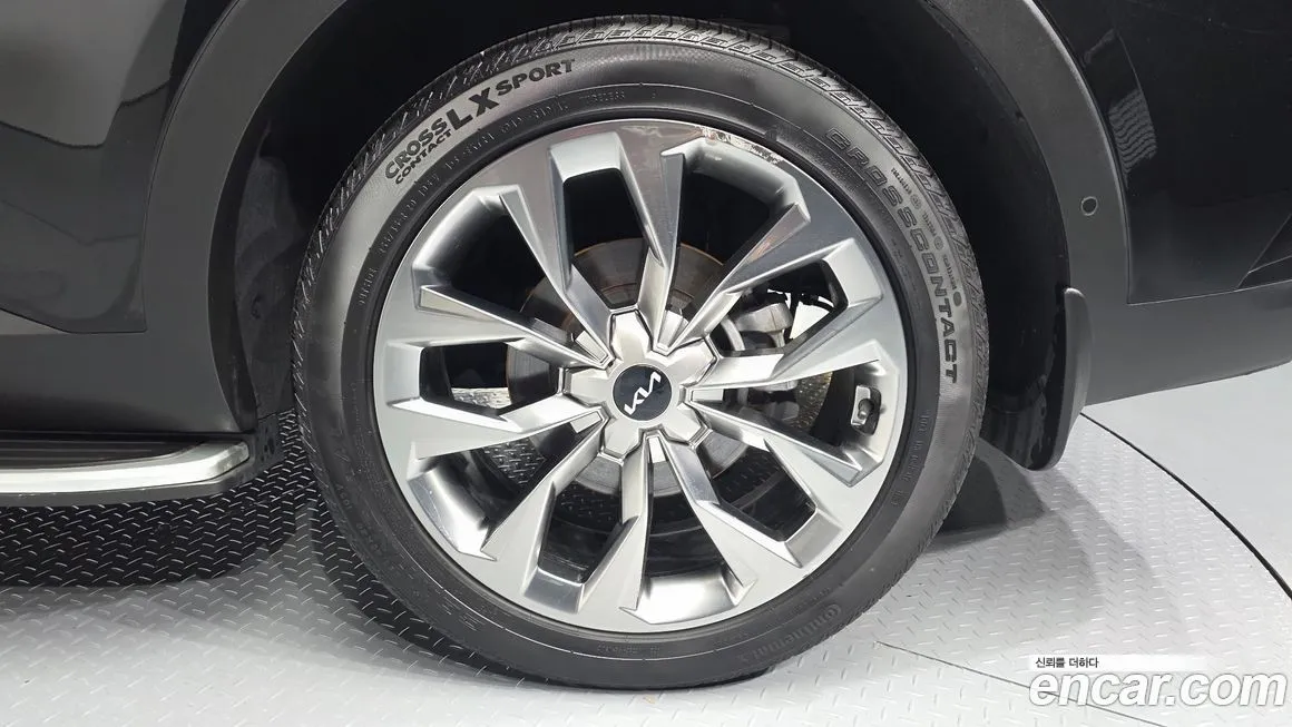 Kia Sorento — фото 9