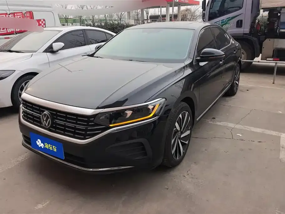 Volkswagen Passat — фото 1