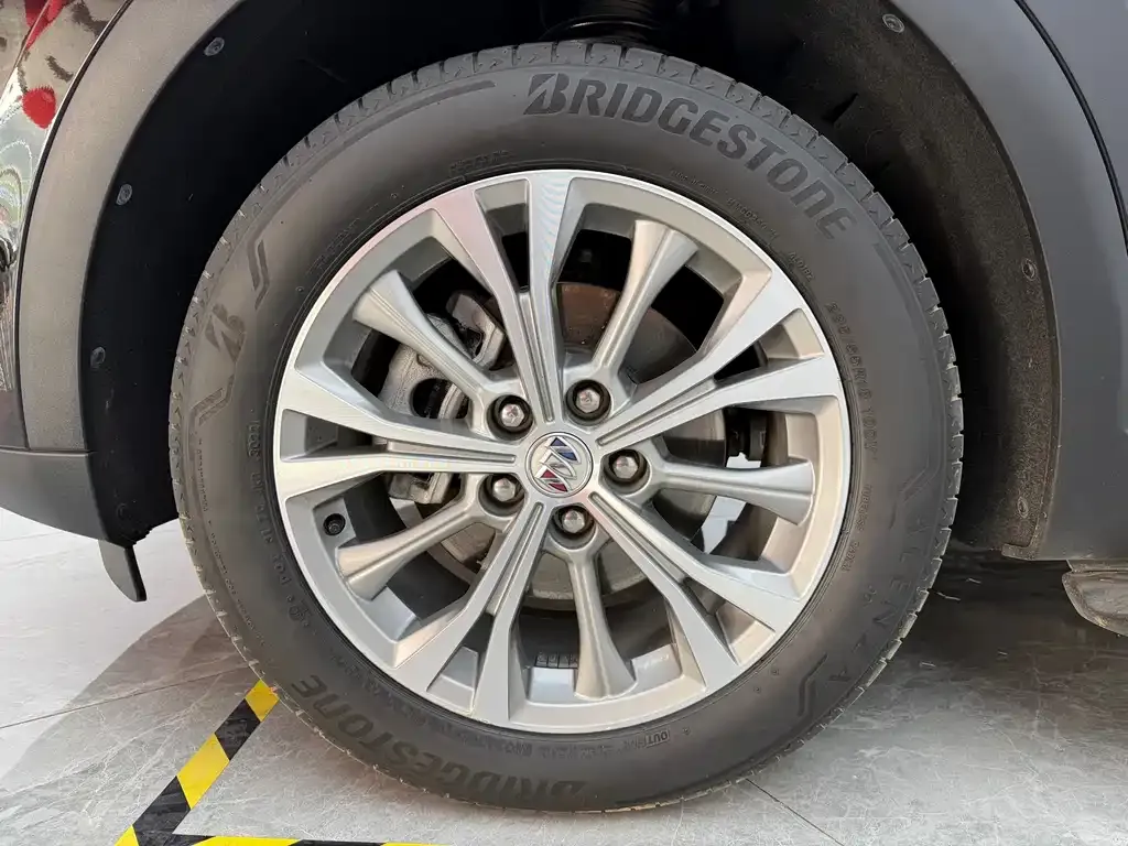 Buick Envision Plus — фото 6