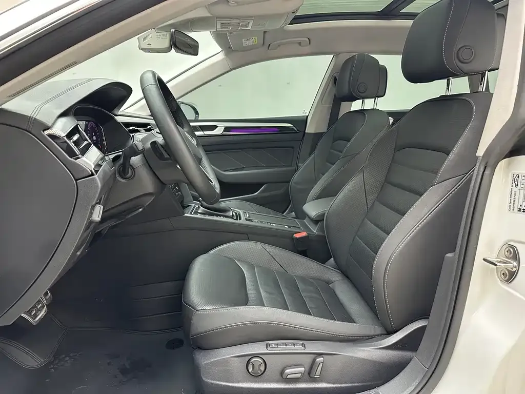 Volkswagen CC 2024 из CN, фото 2