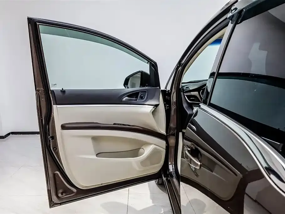 Buick GL8 2021 из CN, фото 9