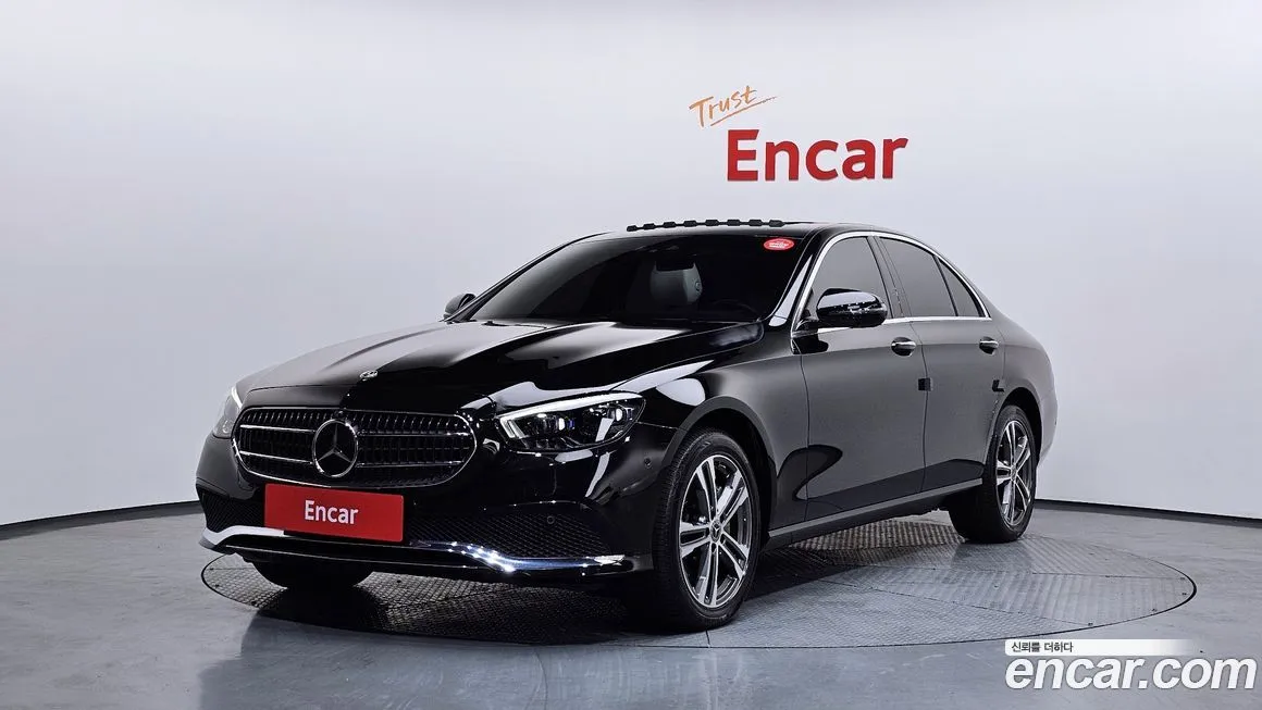 Mercedes-Benz E-Class — фото 1