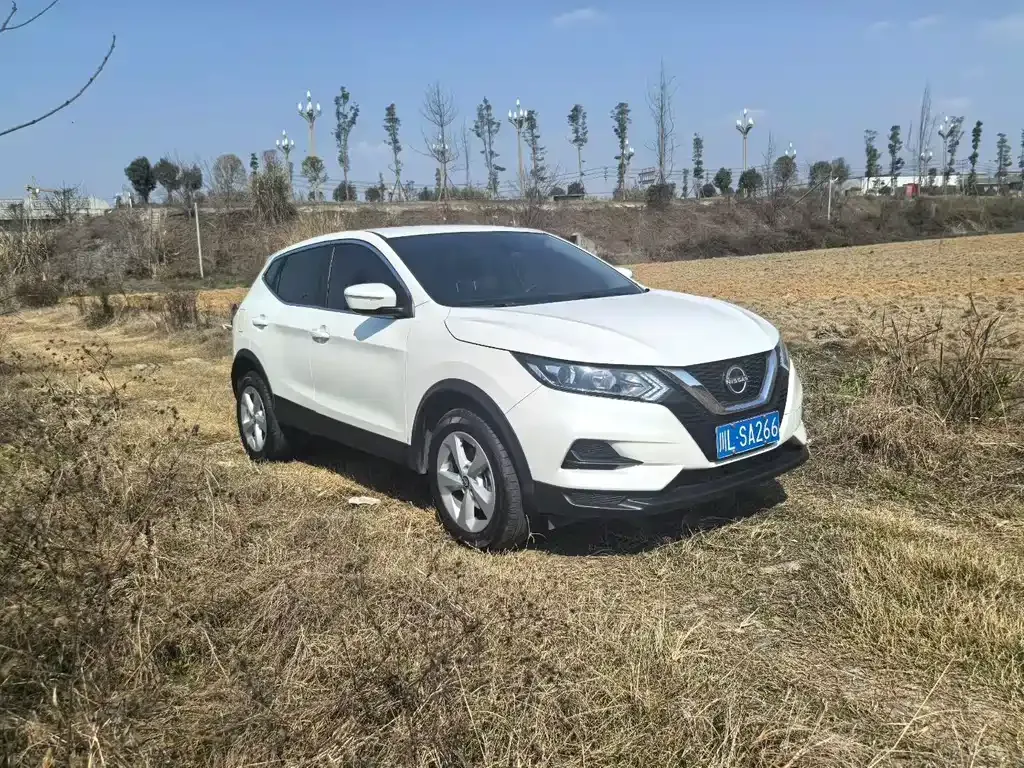 Nissan Qashqai — фото 1