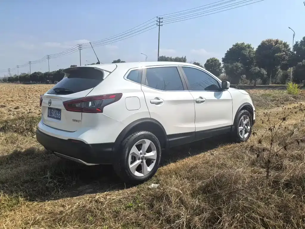 Nissan Qashqai — фото 8