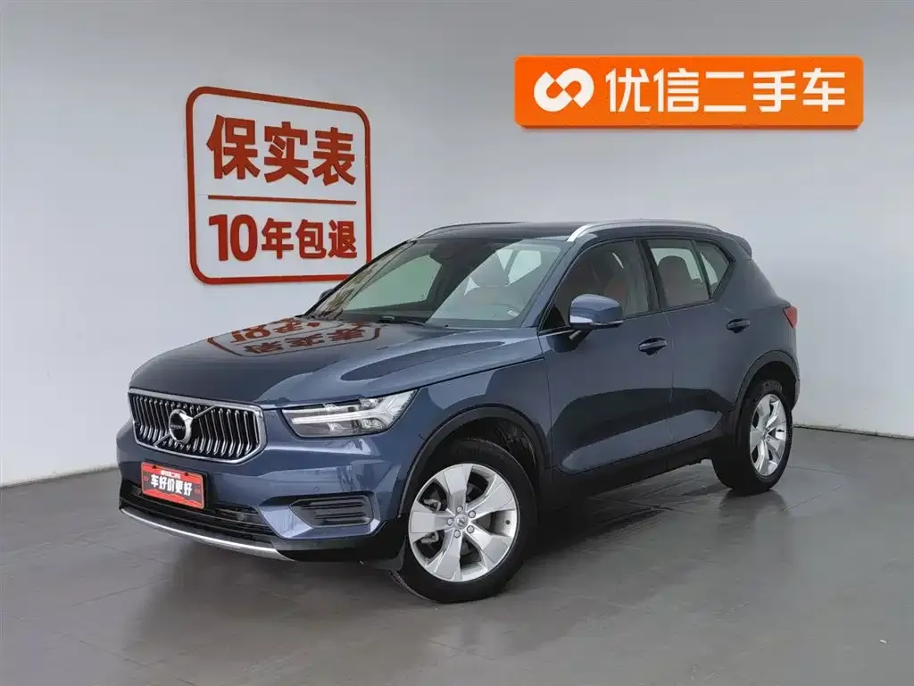 Volvo XC40 — фото 1