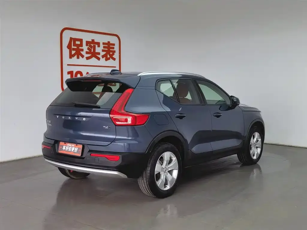Volvo XC40 — фото 7