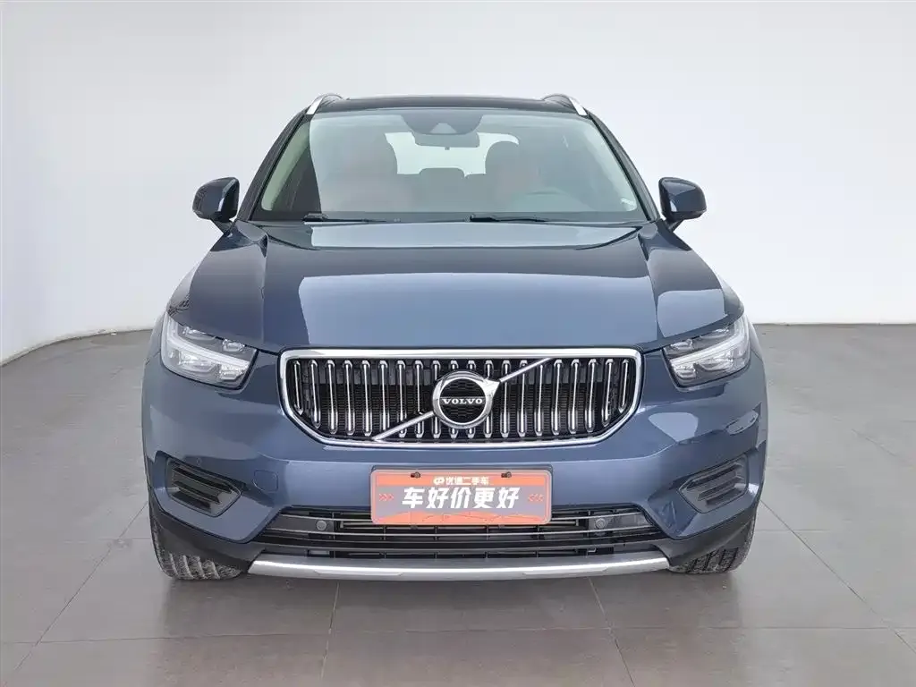 Volvo XC40 — фото 4
