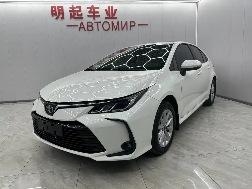 Toyota Corolla — фото 1
