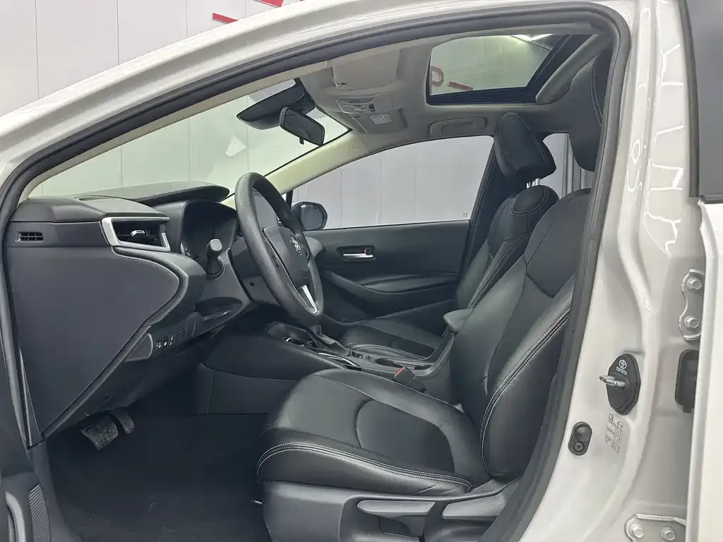 Toyota Corolla — фото 10