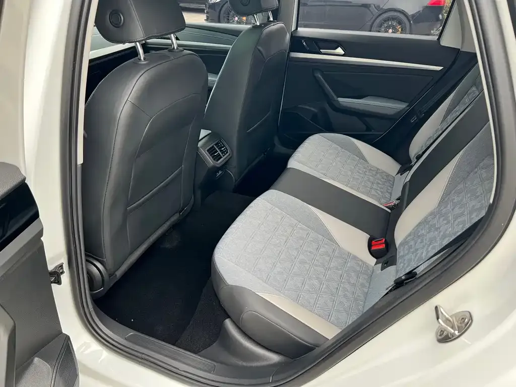 Volkswagen Lavida 2023 из CN, фото 6
