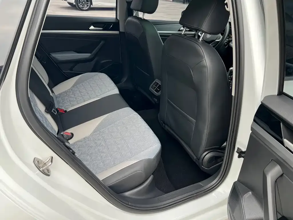 Volkswagen Lavida 2023 из CN, фото 7