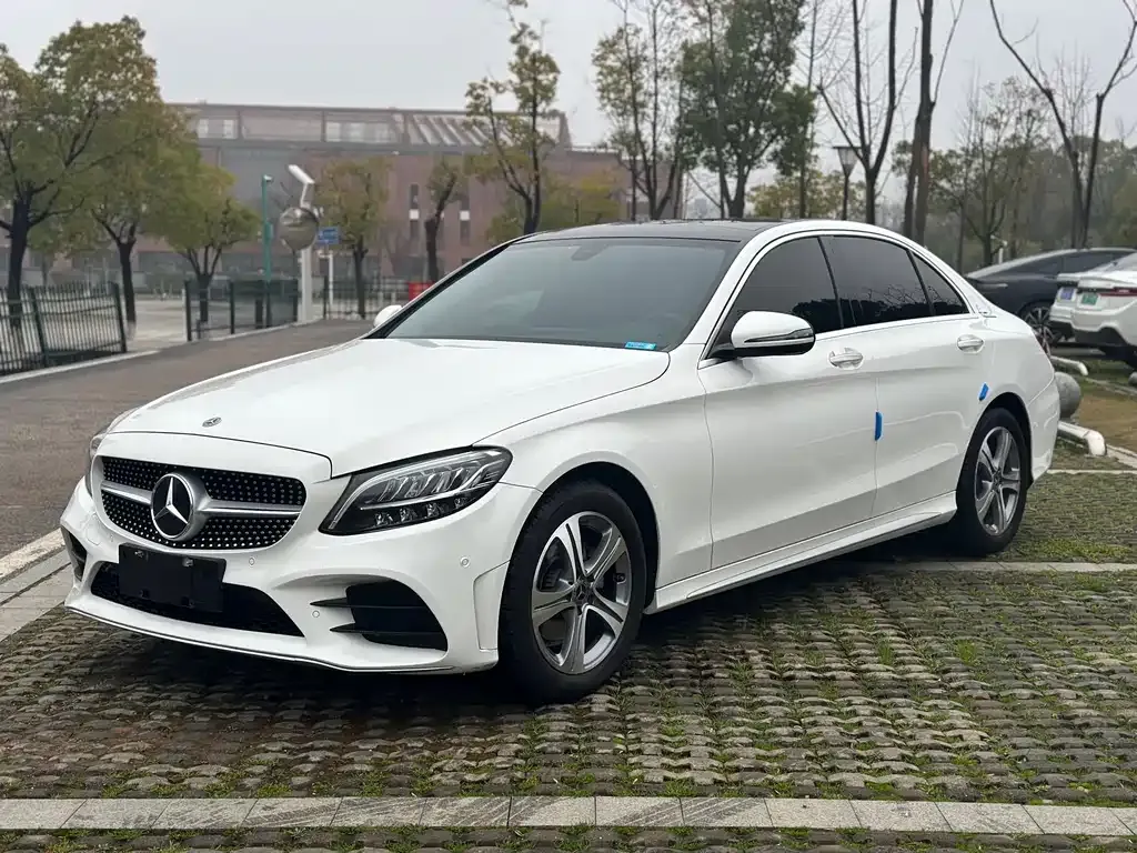 Mercedes-Benz C-Class — фото 1