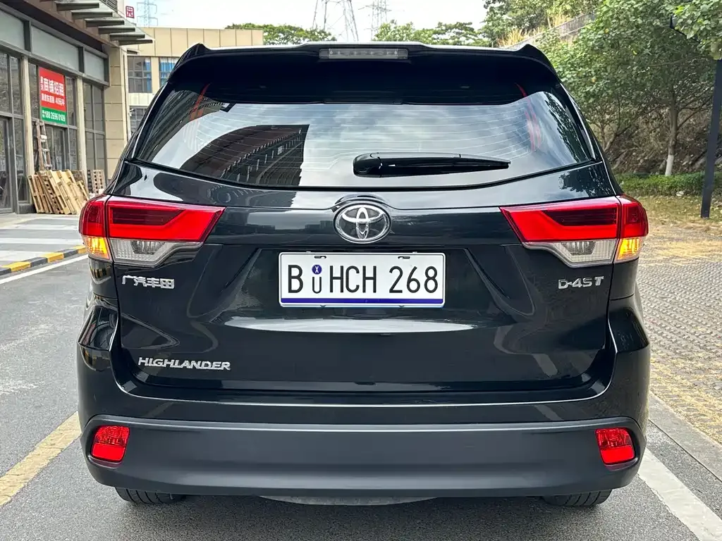 Toyota Highlander — фото 3