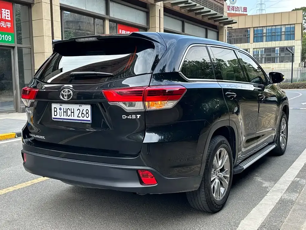 Toyota Highlander — фото 5