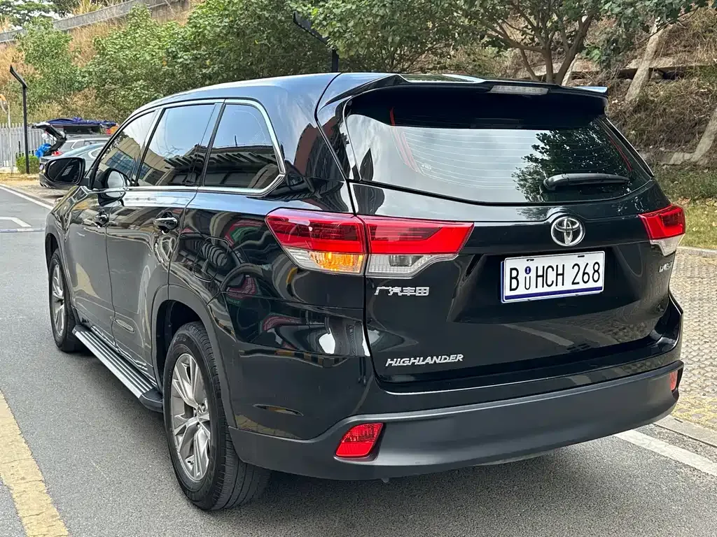 Toyota Highlander — фото 7