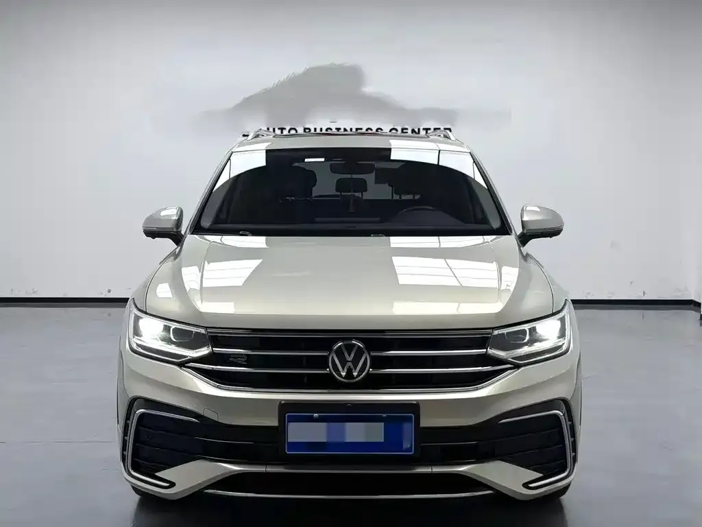 Volkswagen Tiguan L — фото 2