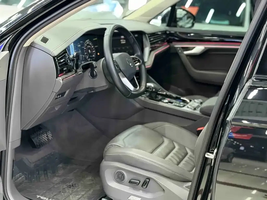 Volkswagen Touareg 2023 из CN, фото 4