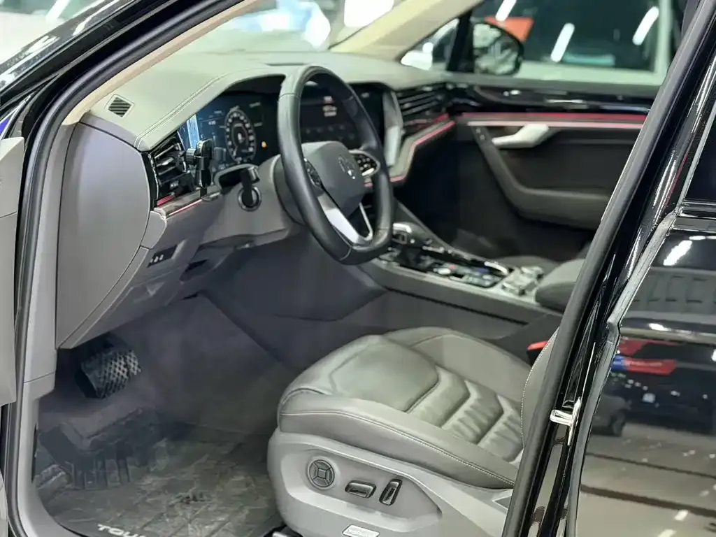 Volkswagen Touareg 2023 из CN, фото 5