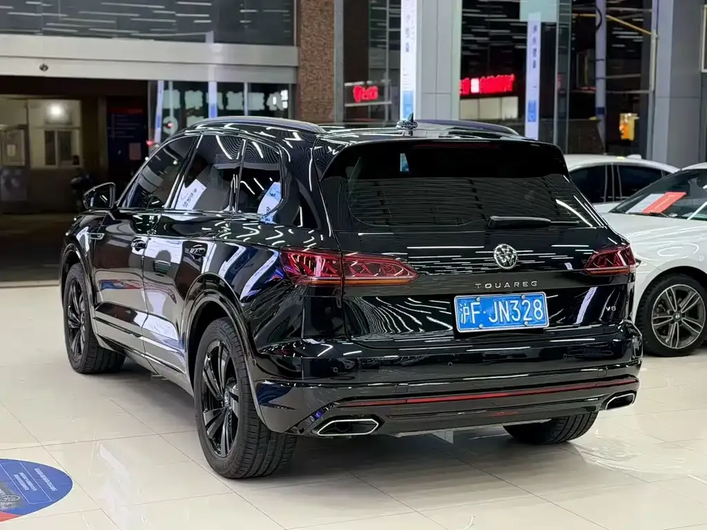 Volkswagen Touareg 2023 из CN, фото 7