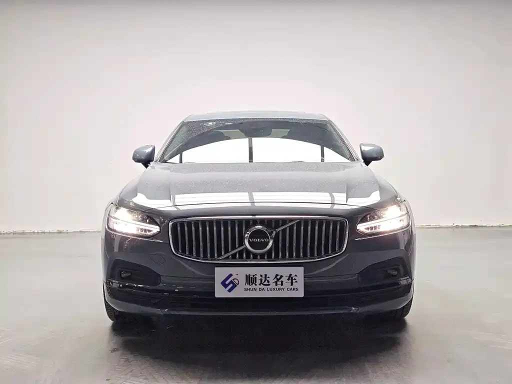 Volvo S90 — фото 1