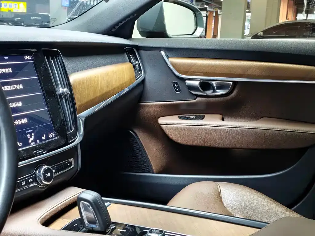 Volvo S90 — фото 10