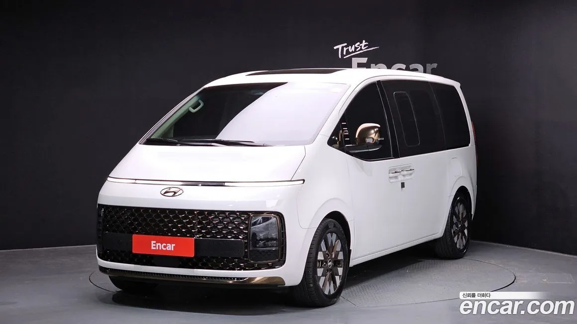 Hyundai Staria