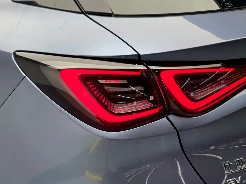 BYD Seal 06GT — фото 9