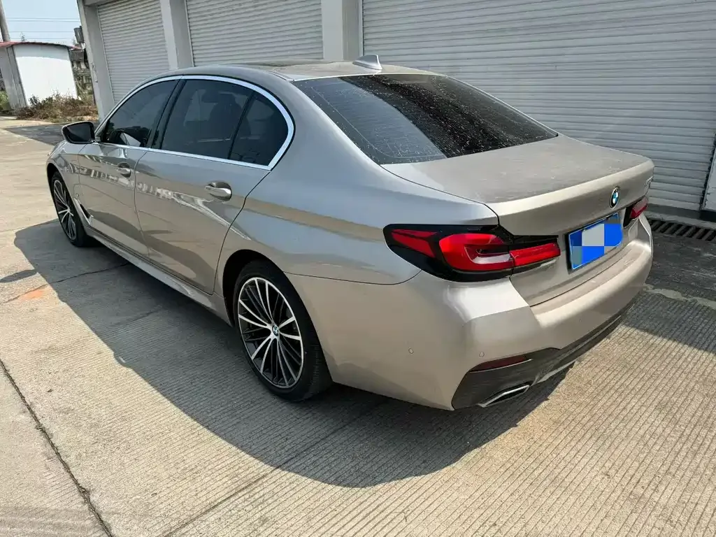 BMW 5 Series — фото 6