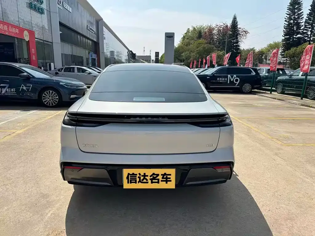 Geely Galaxy E8 — фото 1