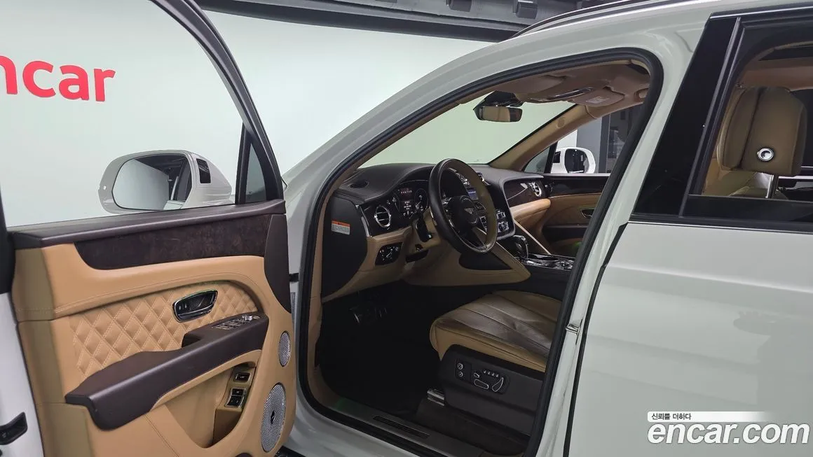 Bentley Bentayga 2022 из KR, фото 3