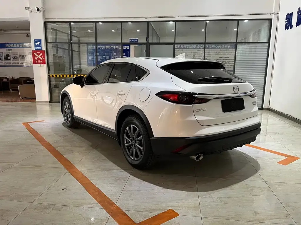 Mazda CX-4 2023 из CN, фото 6