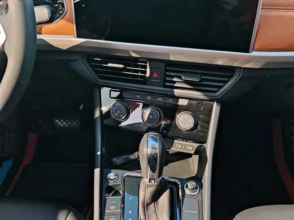 Volkswagen Bora 2024 из CN, фото 3