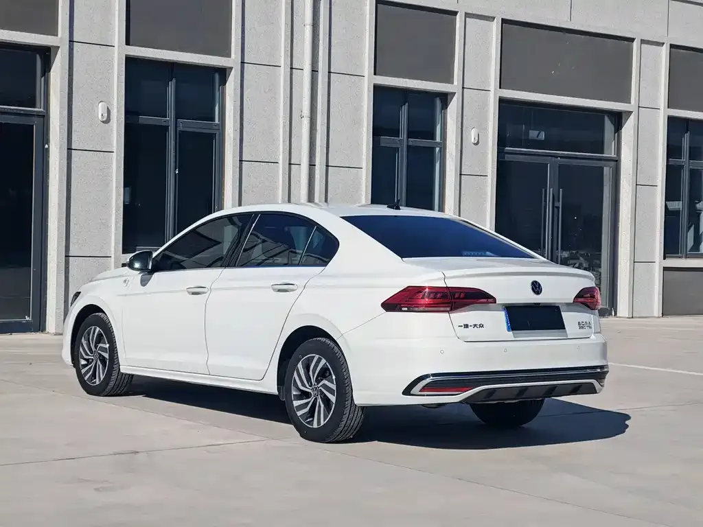 Volkswagen Bora 2024 из CN, фото 8