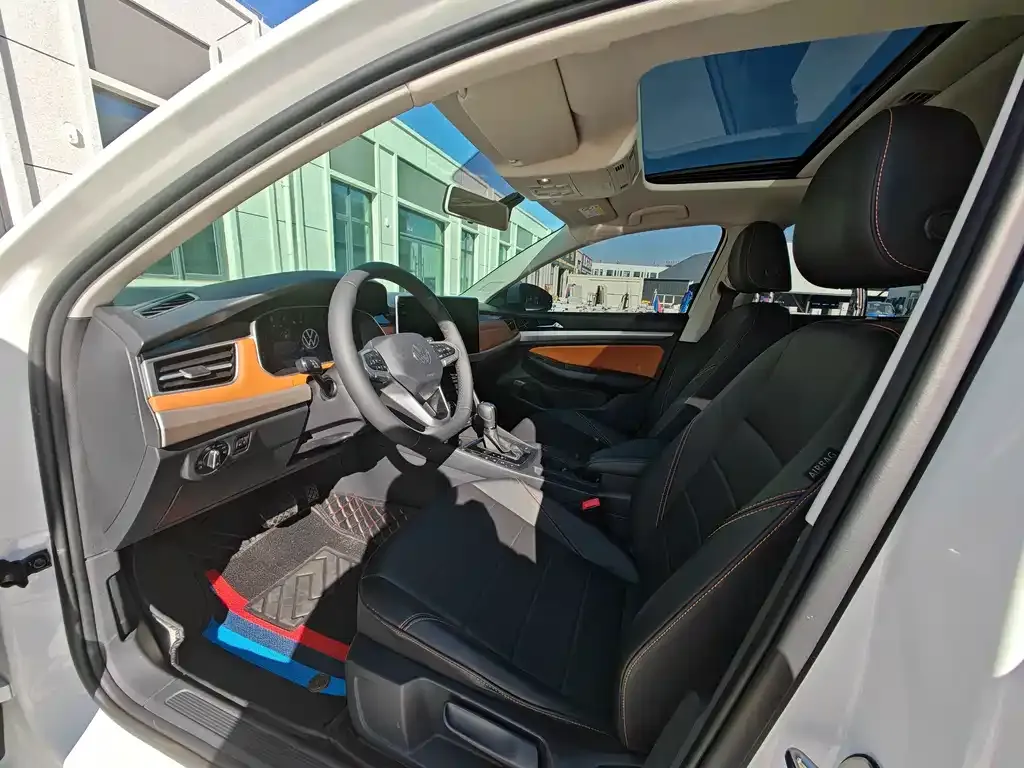 Volkswagen Bora 2024 из CN, фото 4