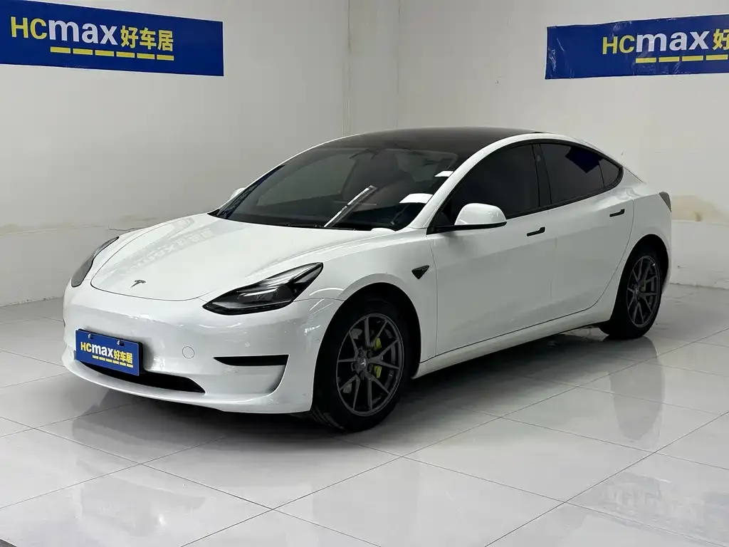 Tesla Model 3 — фото 1