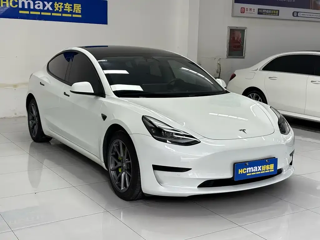 Tesla Model 3 — фото 2