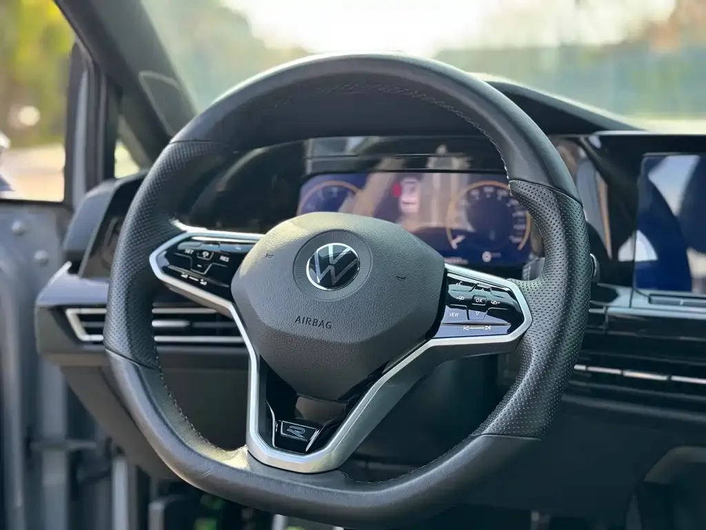 Volkswagen Golf 2022 из CN, фото 5