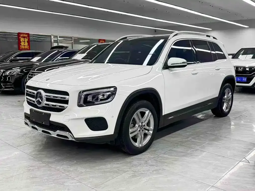 Mercedes-Benz GLB — фото 1