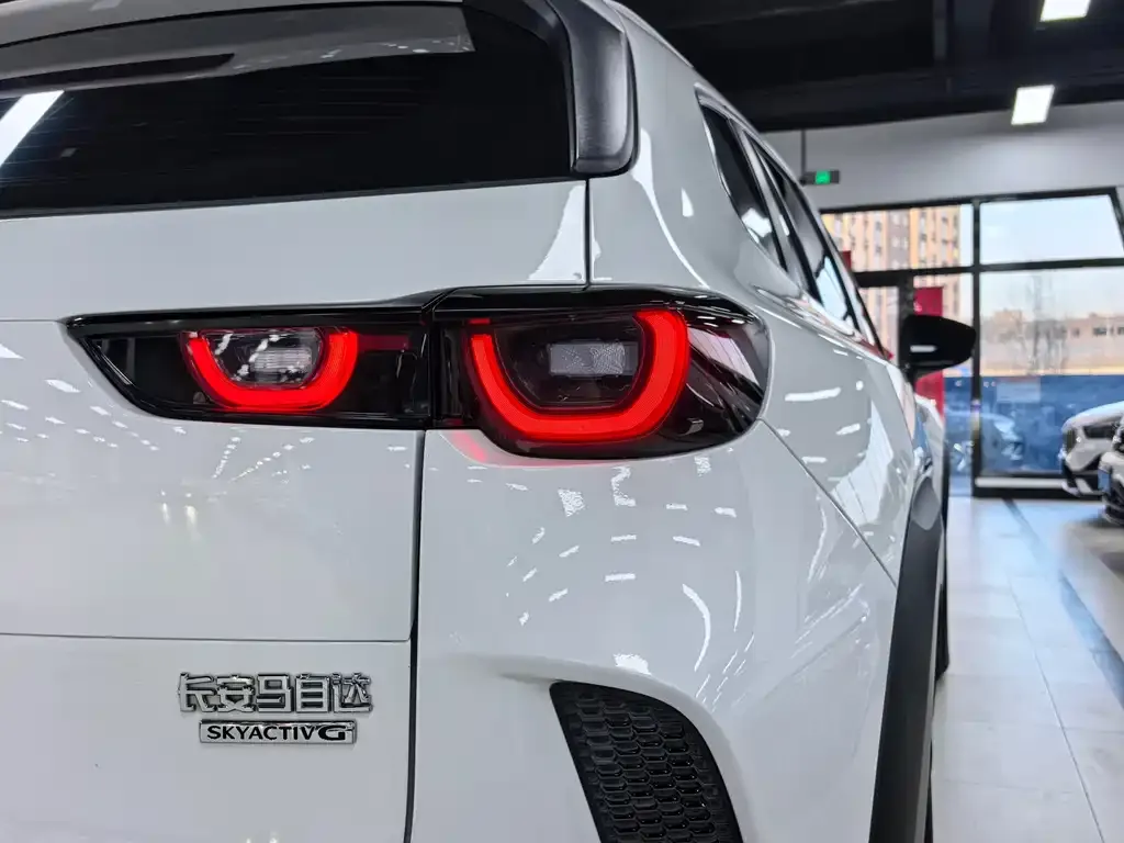Mazda CX-50 2023 из CN, фото 4
