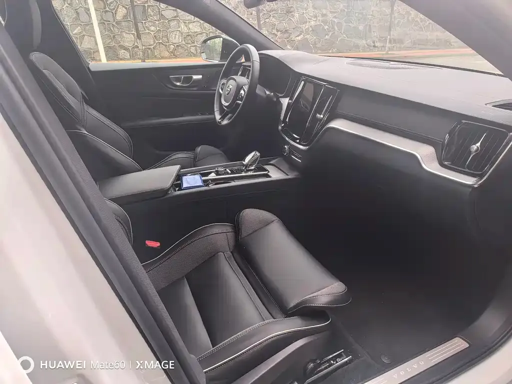 Volvo S60 2023 из CN, фото 6