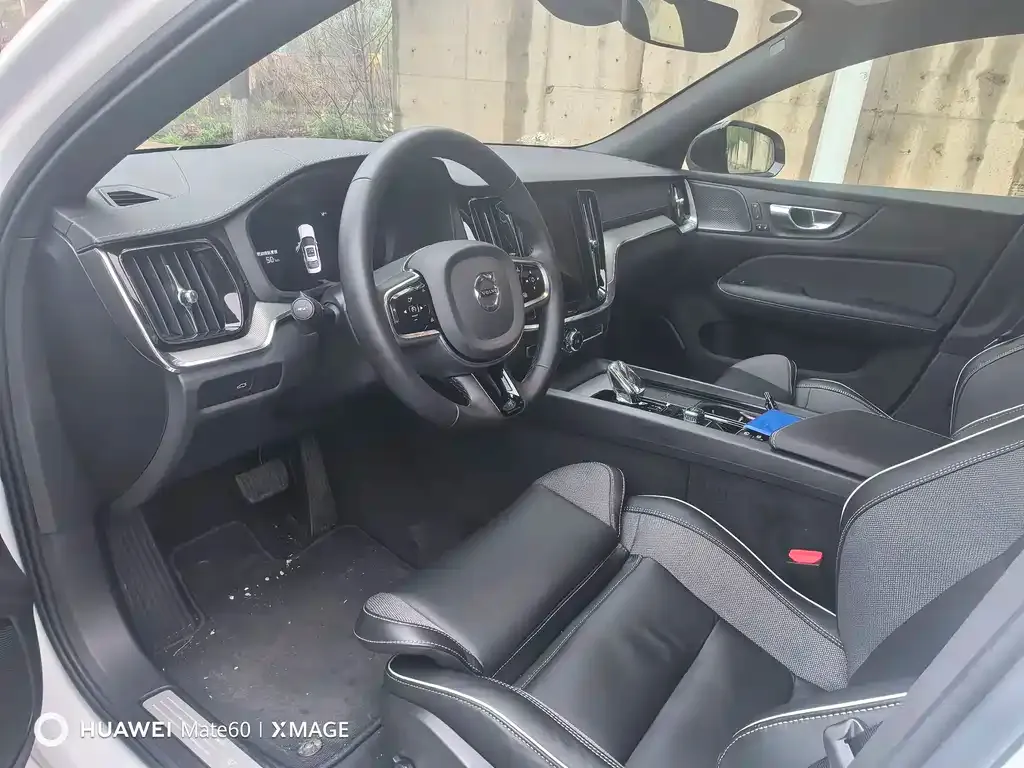 Volvo S60 2023 из CN, фото 9