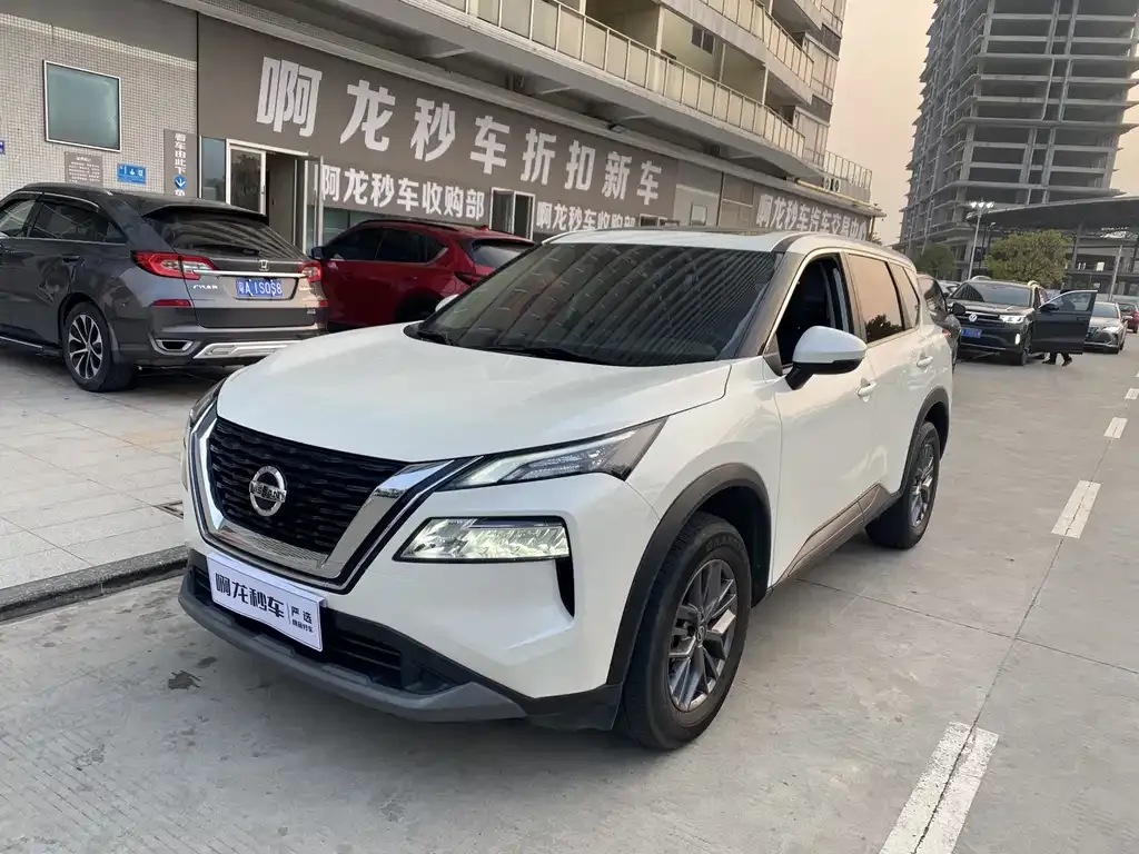 Nissan X-Trail — фото 1