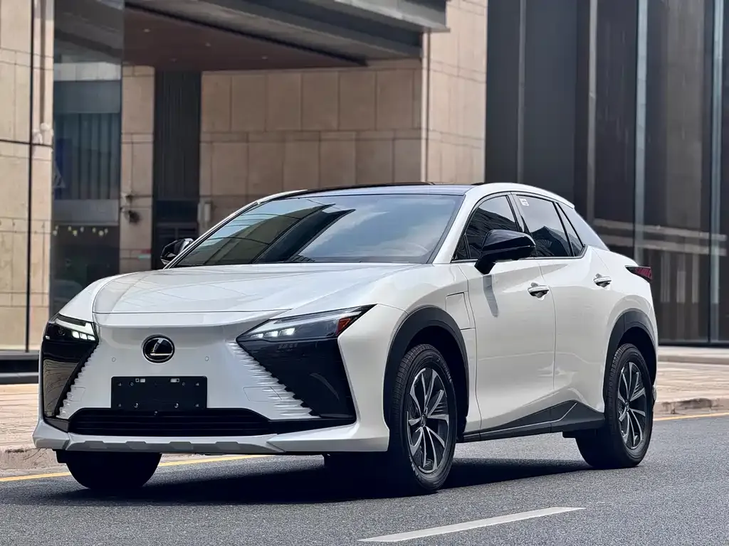Lexus RZ — фото 1